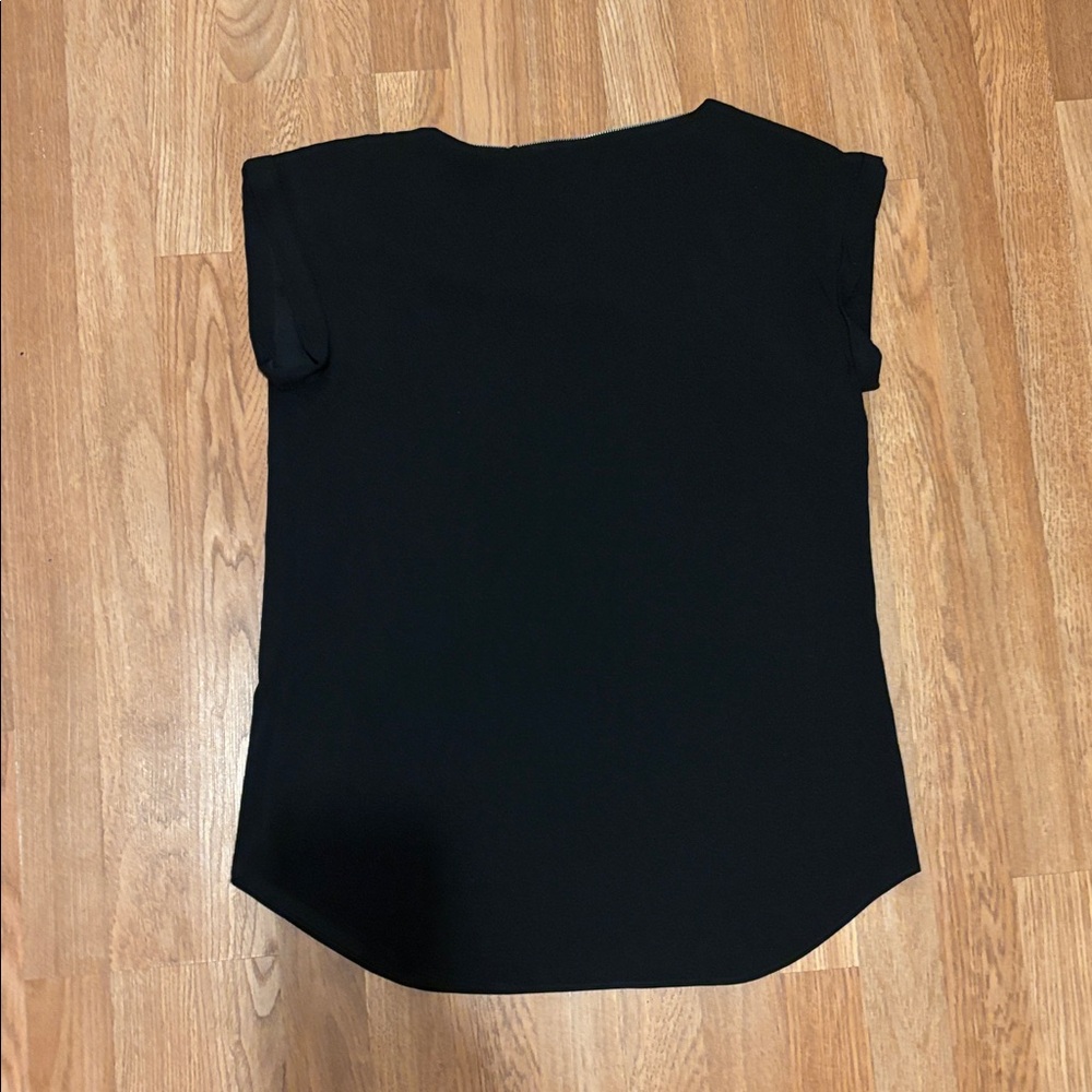 NWT-Express Black Zip-Accent Short Sleeve Top - Picture 5 of 5
